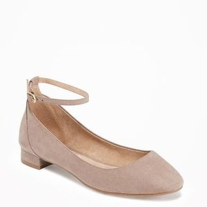 Old Navy Suede Ankle-Strap Ballet Flats, size 6